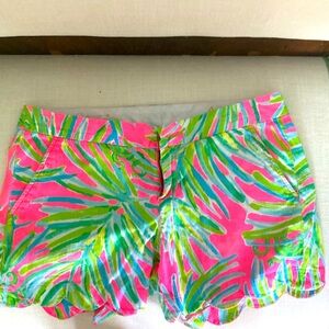 Lilly Pulitzer Buttercup 5” in inseam shorts (4)